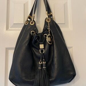 Michael Kors Camden gorgeous Leather handbag. Very good cond.